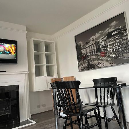 Bright And Spacious 2 Bedroom Apartment Sutton  Eksteriør bilde
