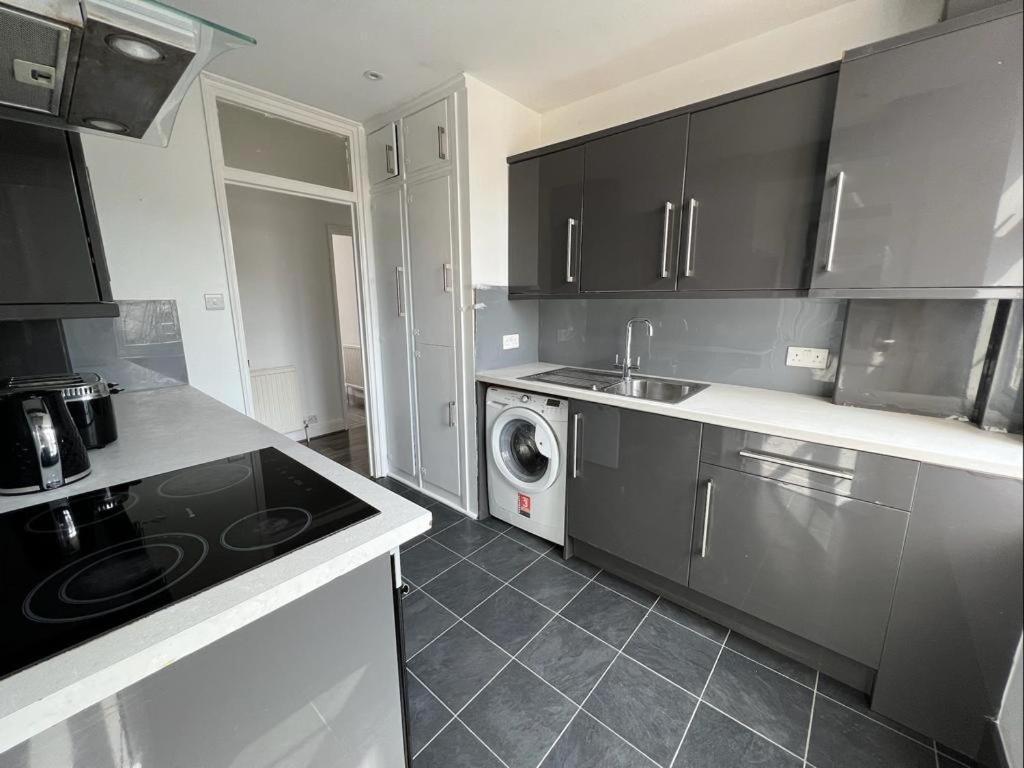 Bright And Spacious 2 Bedroom Apartment Sutton  Eksteriør bilde